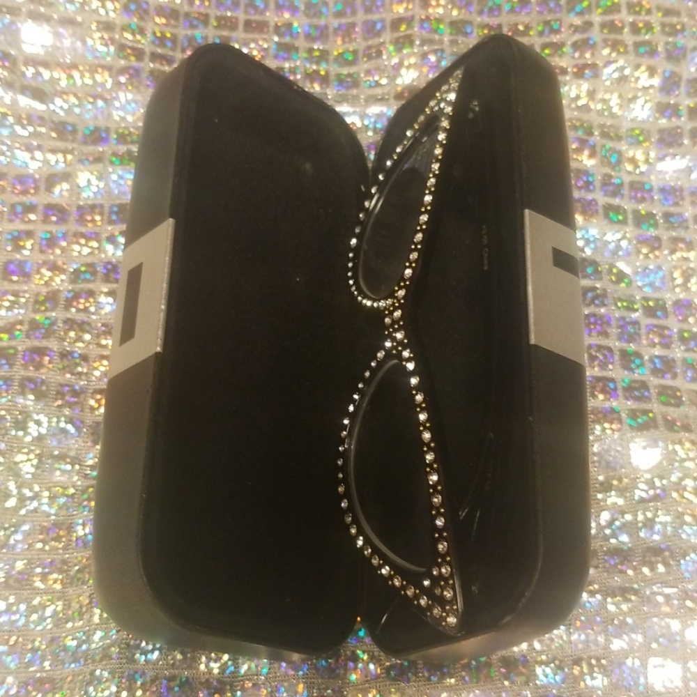 Eyeglass case - Picture 6 of 8